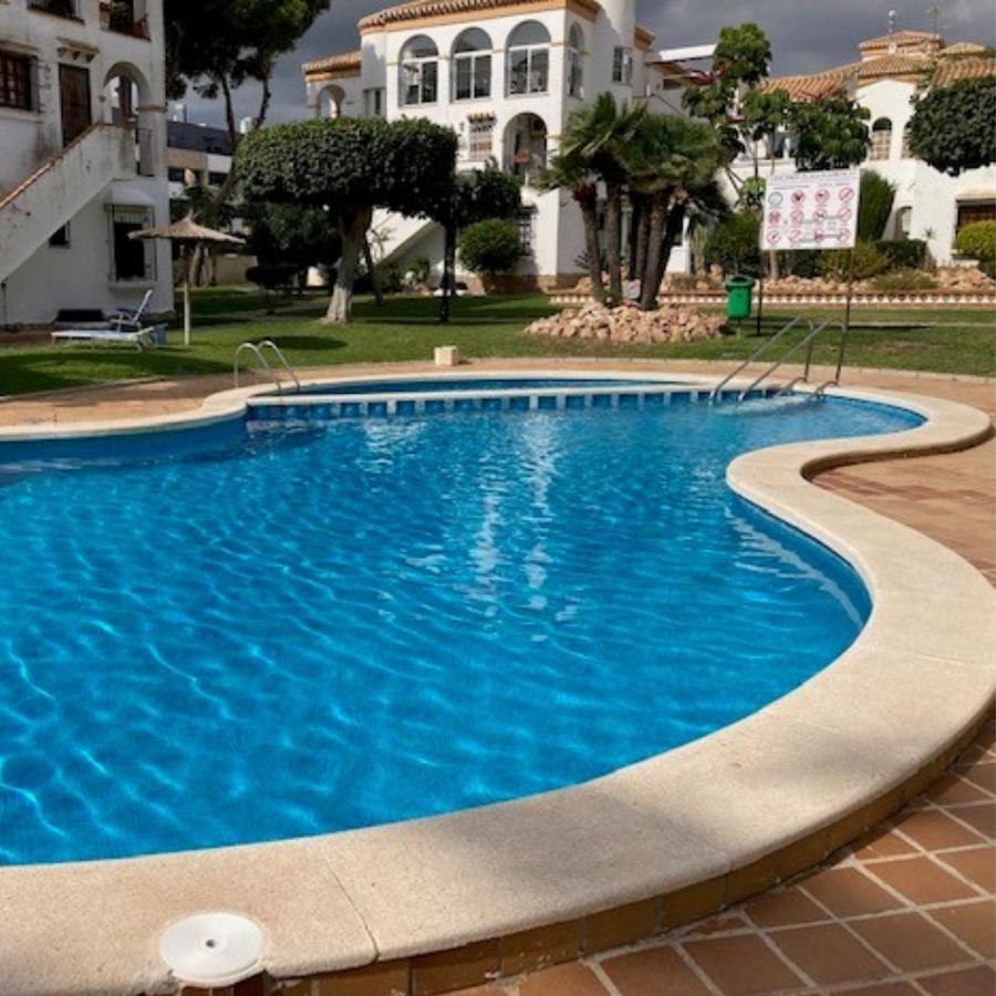 Apartamento 700 Metros De La Playa Playa Flamenca Exterior photo